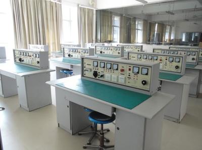 機(jī)械工程訓(xùn)練中心計(jì)算機(jī)技術(shù)培訓(xùn) 賦能現(xiàn)代智能制造的新引擎